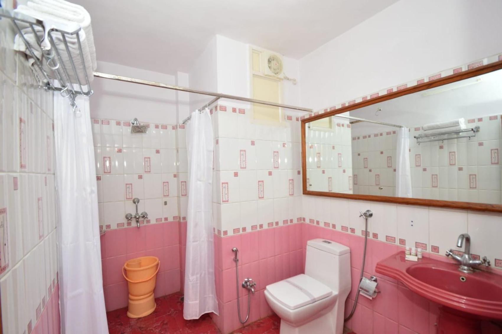 Hotel Vijay Niwas Jaipur Bagian luar foto